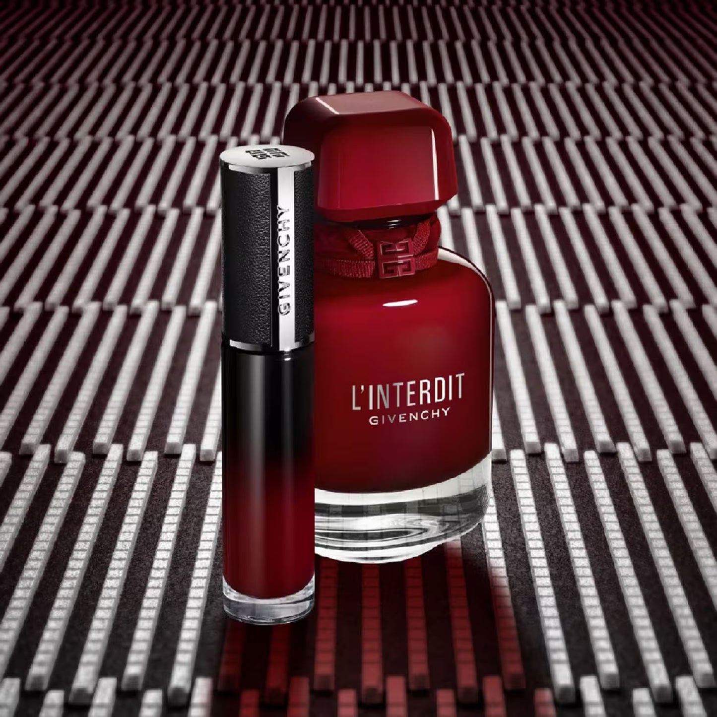 GIVENCHY - Le Rouge Interdit Cream Velvet - Rouge à lèvres mat longue tenue